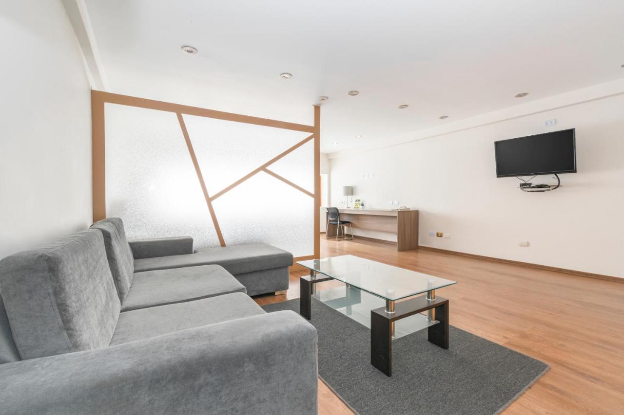 Hotel Ayenda Suites Orrantia Lima Kültér fotó